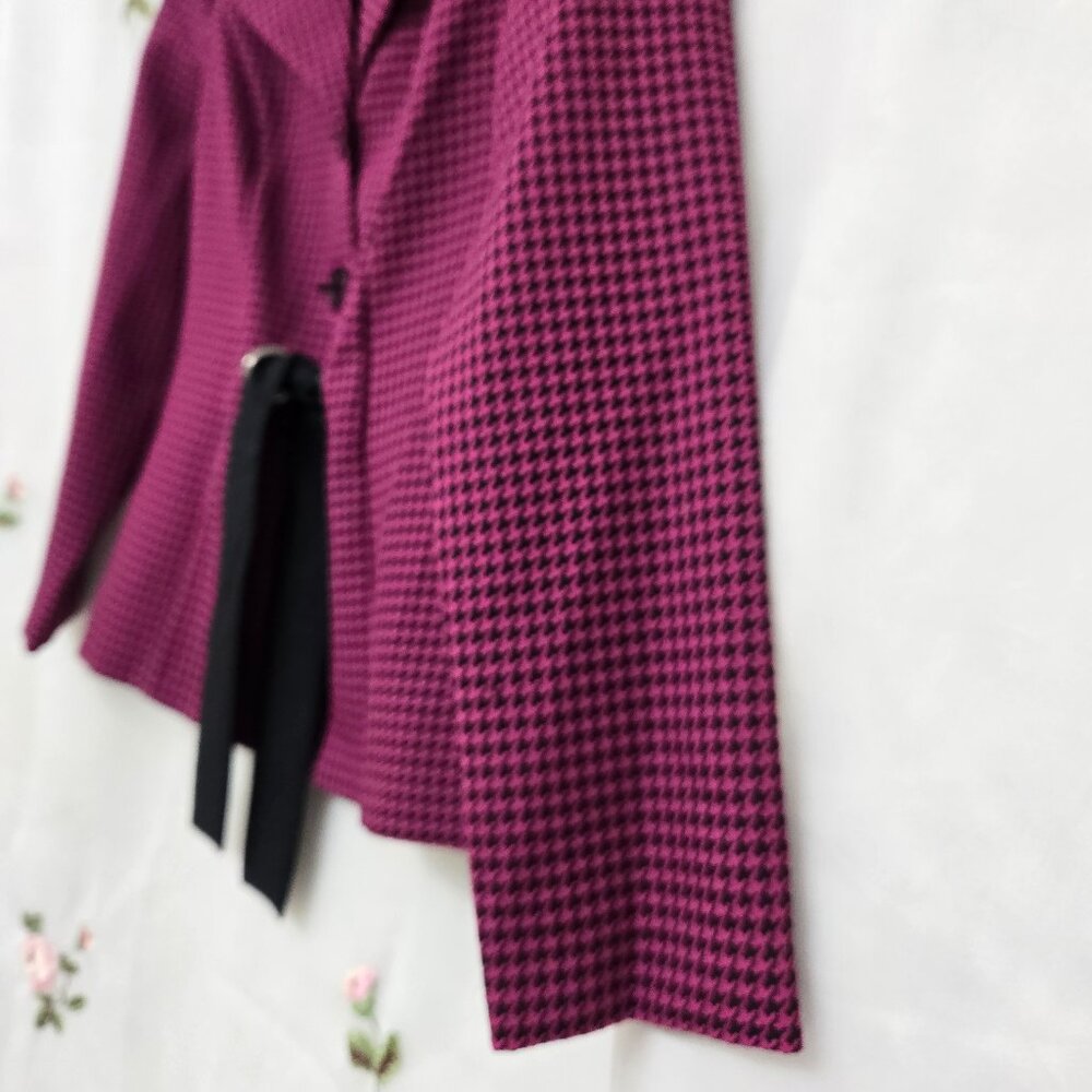 Sweet Suit Petite* Fuchsia & Black* Classic Houndstooth Weave Blazer* Size: 8P - Picture 3 of 7